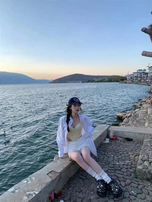 势必大热！代购级SMFK&CROCS联名厚底洞洞鞋，美式甜心辣妹穿搭，黑白配诠释的高级感*，对小个子太友好了，谁能拒绝原地*鞋！（HY） 商品图7