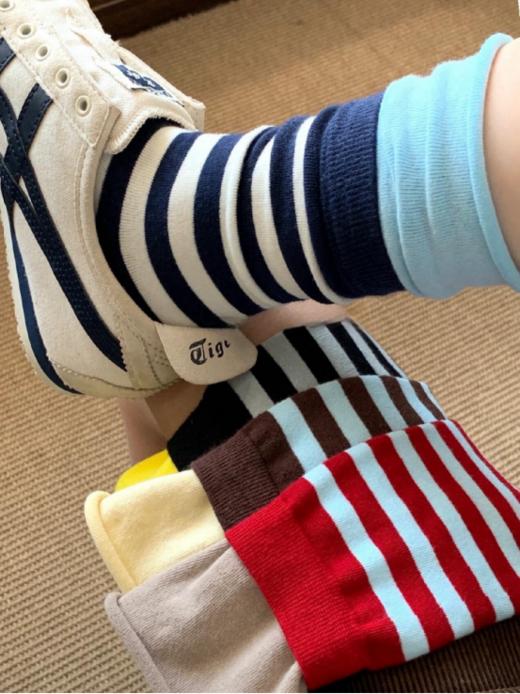 🎉🎉🎉【美拉德双袜口条纹中筒袜】👉1.无骨袜头高支优质精梳棉 ，🍁含棉量高，棉料软乎糯唧唧 ~ 2.条纹双袜口撞色亮色系 商品图4