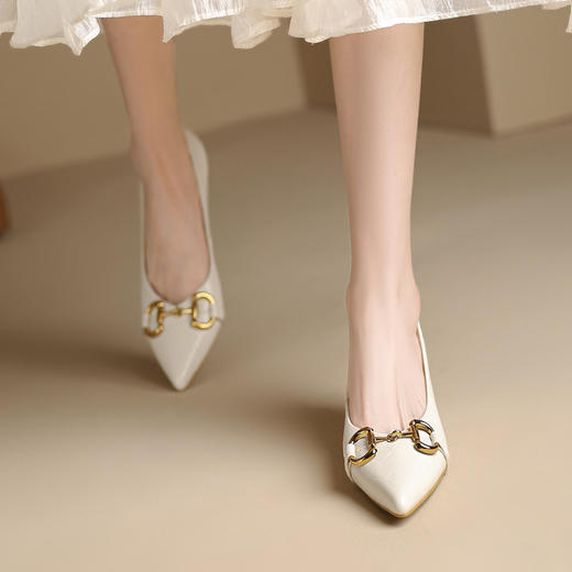 品质好货 | Safiya/索菲娅秋百搭通勤时装尖头细跟单鞋 SF32115744 商品图3