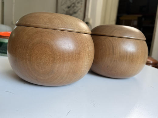 单面凸稀土锆玉围棋+黄心楠罐 商品图3