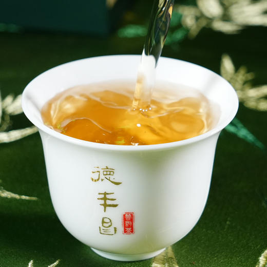 德丰昌【易武古树生普】小饼干礼盒装 300克/盒（5克/个共60个） 商品图5