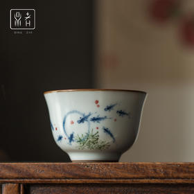问鼎鼎者青花清馥杯(鱼戏)（缺货）