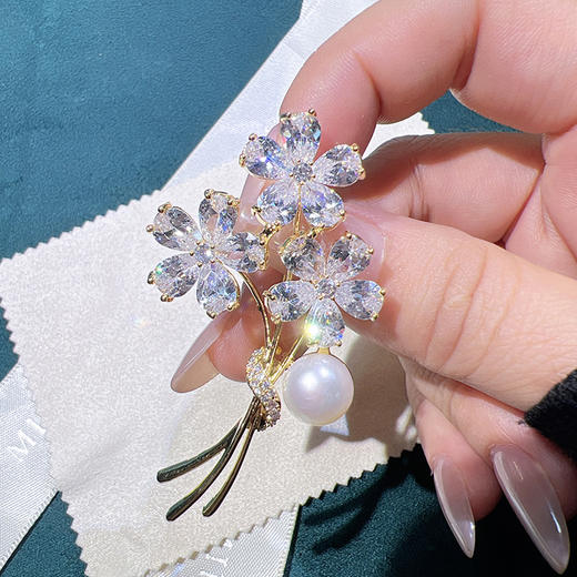 7Days璀璨花束珍珠胸针 商品图1