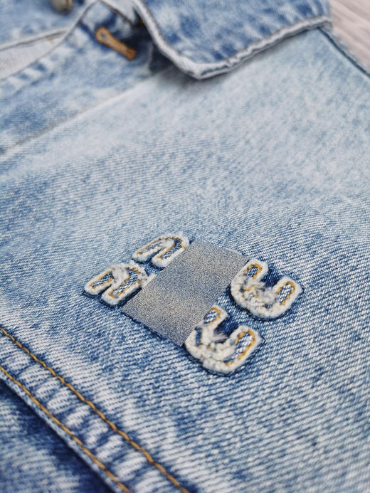 MM 2024秋季新款 贴布绣字母小标牛仔夹克外套 特惠 Z-11972 商品图3