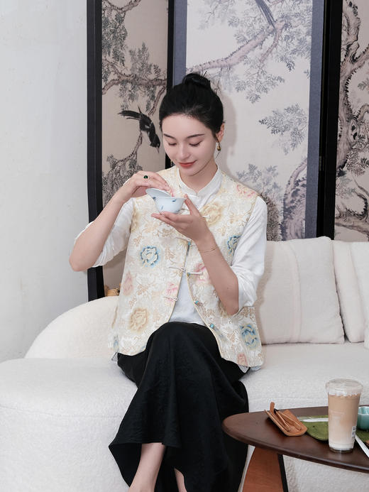 盛唐婧 |中式国风织金云锦牡丹花马甲 商品图1