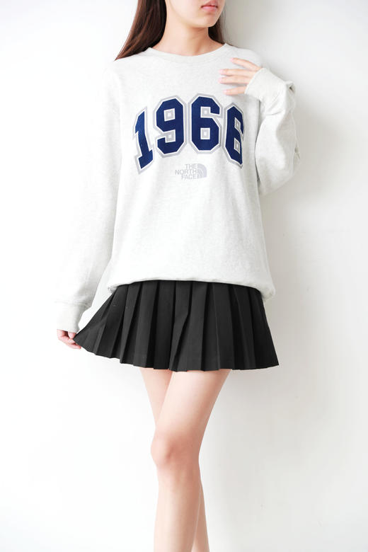 好软啊啊，摸一下就会爱上。学院风胸口字母圆领长袖卫衣A091158 商品图14