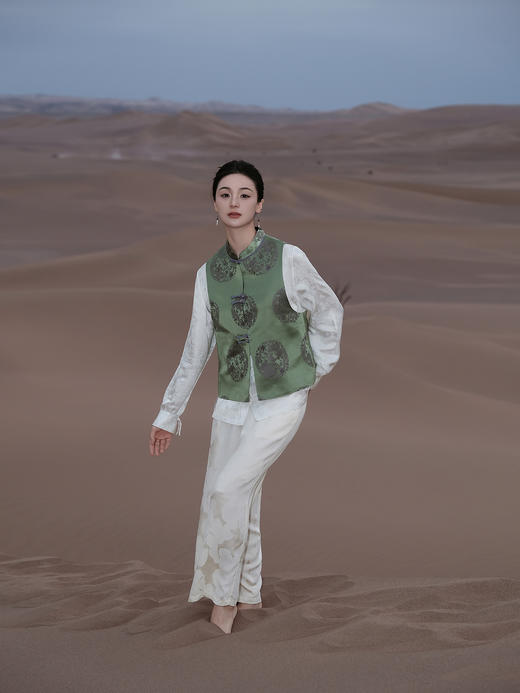 盛唐婧 |中式国风团龙库缎对襟马甲-绿色 商品图0