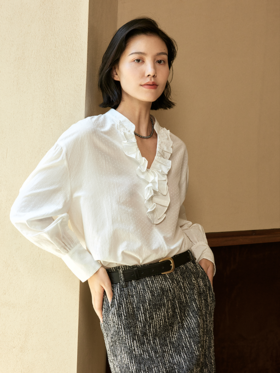 轻法式丝棉提花荷叶领上衣FCE3SHT011