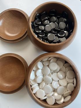 单面凸稀土锆玉围棋+黄心楠罐