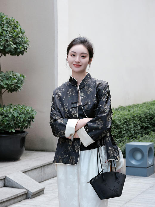 盛唐婧 |真丝宋锦立领对襟外套-黑色 商品图0