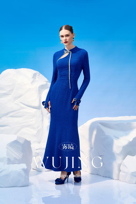 4202001 青蓝冰水 立体褶皱弹力针织连衣裙 雾境 商品图1