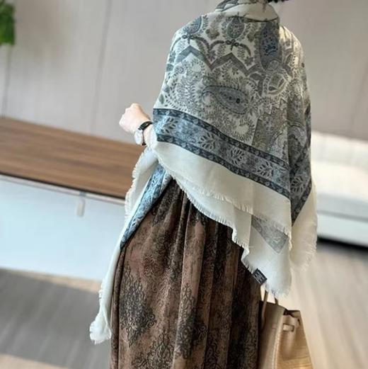 【甄珠贝】意大利系列 LP秋冬款 洋气腰果花丝羊毛流苏披肩 商品图5