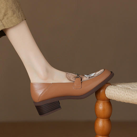 【预售5天】方跟圆头金属扣件深口单鞋，复古低跟刺绣乐福鞋NDXC&6727 商品图1