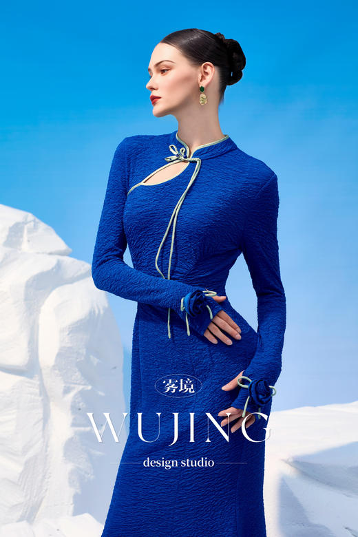 4202001 青蓝冰水 立体褶皱弹力针织连衣裙 雾境 商品图2