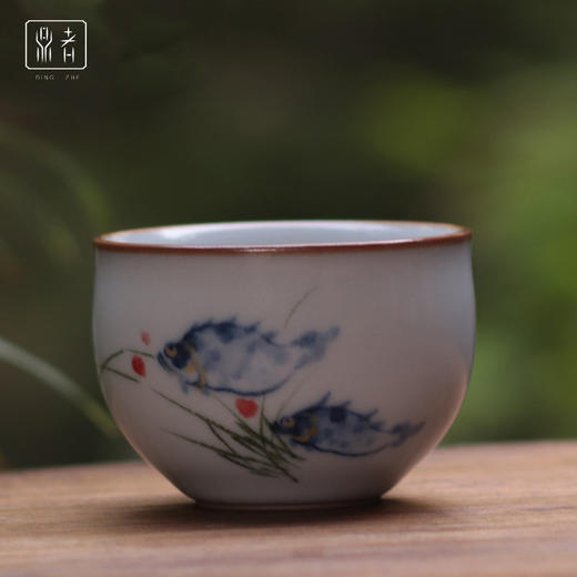 问鼎鼎者青花缸杯(鸿运)(锦鲤)(兰草)(莲蓬)(枇杷)（和为贵）（紫藤鸟）（缺货） 商品图1