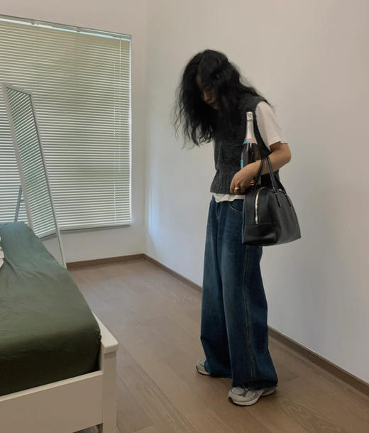 老米优品🎈篙端款《复古微拖地窄版阔腿牛仔裤》面料炒鸡舒服，行走的纸片人，显瘦宝藏裤！K240911A 商品图0