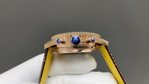 NOOBMaker百年灵❕❕全新航空计时腕表（Navitimer）问世70周年，百年灵以大胆色彩焕新演绎经典腕表。尺寸43mm➕316进口精钢『非国产材质』迭代款无疑是地道的航空计时腕表‼️‼️‼️ 商品图3