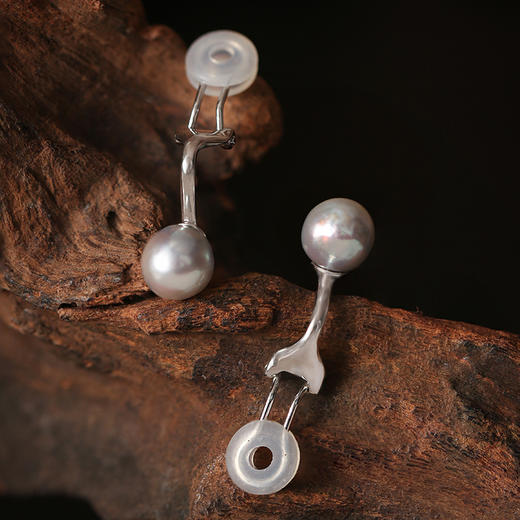 Manreya玛芮雅深海之谜银镀金真多麻0感海水珍珠耳夹 商品图7