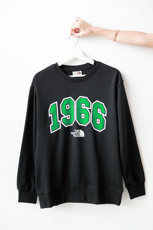 好软啊啊，摸一下就会爱上。学院风胸口字母圆领长袖卫衣A091158 商品图7