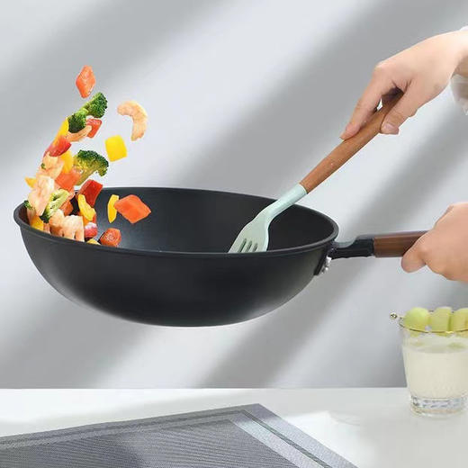 康诗达 日式铁锅无涂层家用少油烟炒菜锅/不粘锅 32CM 商品图2