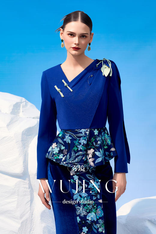 4202007 青蓝冰水 高级亮丝斜纹，进口双色亮片上衣 雾境 商品图0