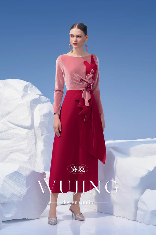 4202013 馥郁芳盈 进口醋酸乱麻进口丝绒连衣裙 雾境 商品图1