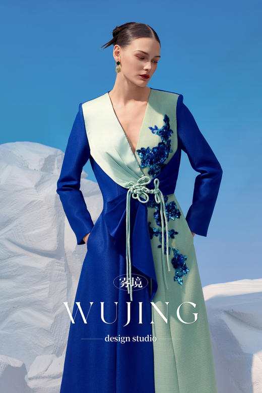 4202003 青蓝冰水 进口立体亮丝加厚料大衣 雾境 商品图3