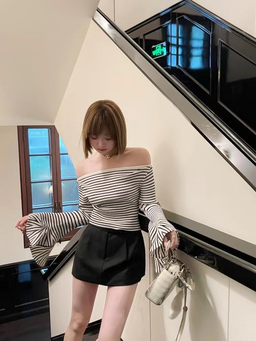 清仓捡漏 LINCHAOZHANG私服定制系列    LH240079露肩针织条纹上衣 LK240384细节裙裤 商品图2