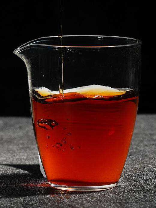 积分兑换【170元+500积分】【凤麟冰岛熟茶】二十年陈冰岛熟茶 临沧冰岛五寨核心古树拼配，香扬、汤甜、味足，药香浓稠厚滑感直抵深喉 357g/饼 商品图1