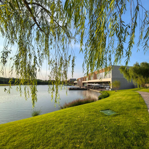 暖冬大促！1晚/2晚【北戴河如是海英迪格酒店】湖景房/私汤大床房/私汤&庭院套房可选，含火锅/水乐园/下午茶/围炉煮茶、颂钵疗愈、旅拍照片等，打卡北戴河如是海顶流度假酒店！~ 商品图4