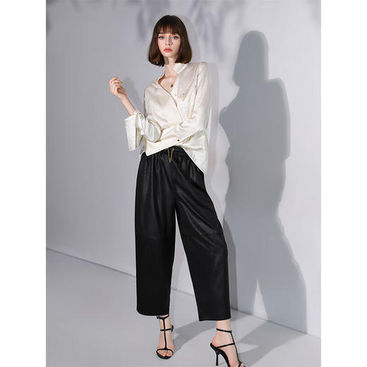 COCOBELLA静奢风折纸压花休闲裤女秋冬九分休闲烟管裤PA3045 商品图3