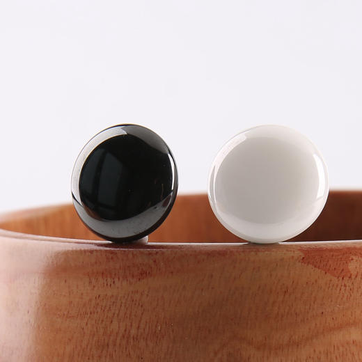 单面凸稀土锆玉围棋+黄心楠罐 商品图6