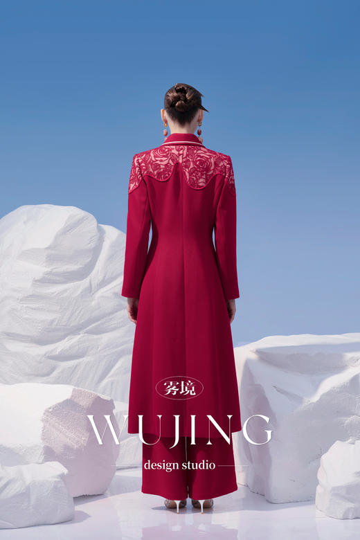 4202014 馥郁芳盈 进口斜纹TR料 立体绣花料大衣 雾境 商品图5