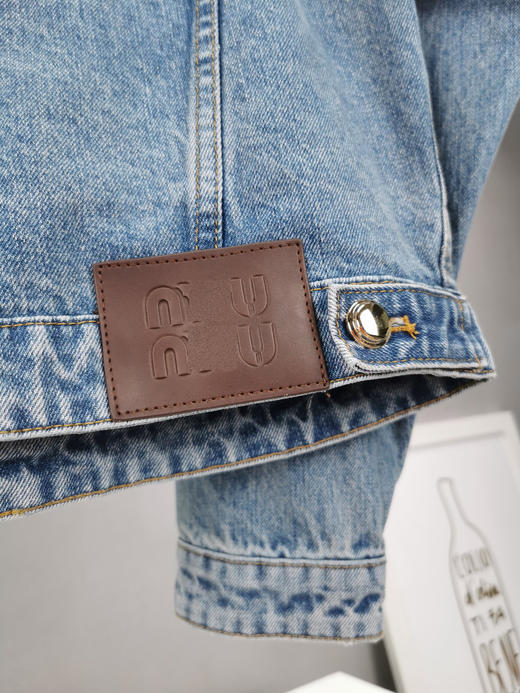 MM 2024秋季新款 贴布绣字母小标牛仔夹克外套 特惠 Z-11972 商品图6