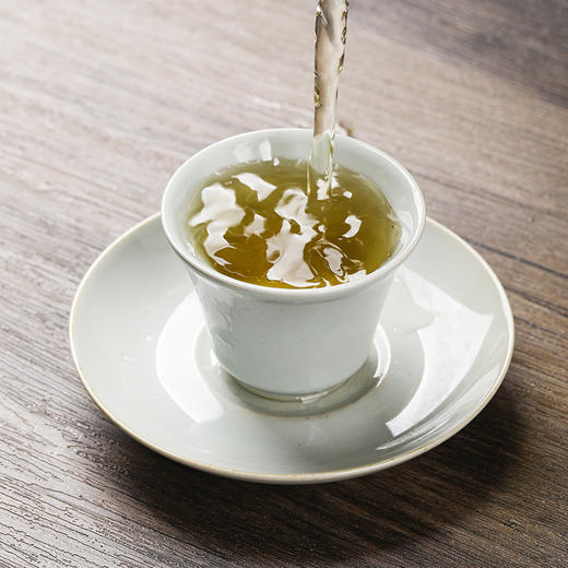 【聂老师的茶】2024年桃子寨一类茶王树100克生饼 商品图3