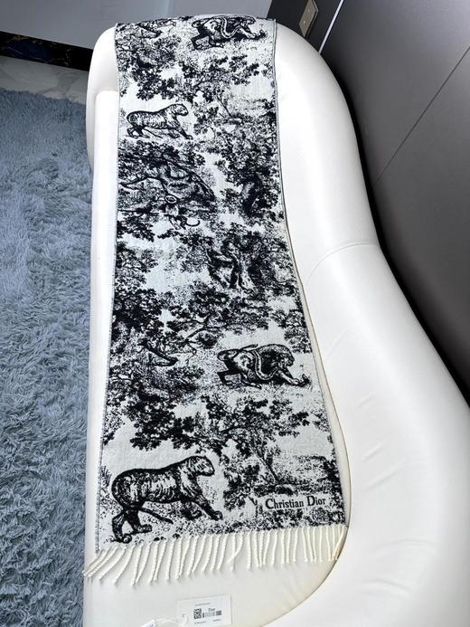 迪奥2023年*到货！这款Sauvage茹伊印花围巾全新演绎（SLB） 商品图2