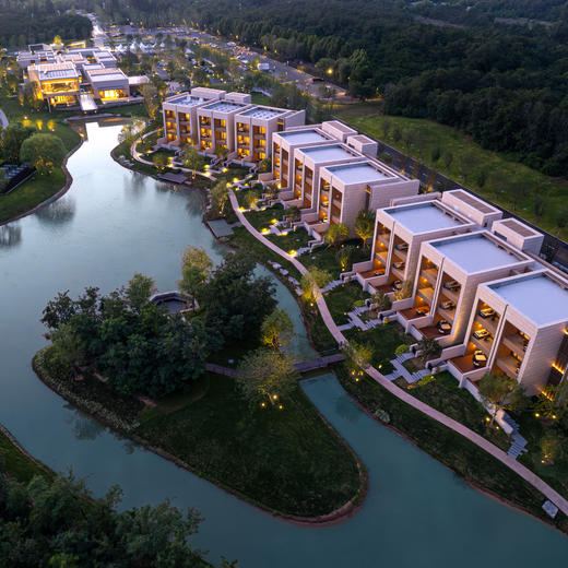 暖冬大促！1晚/2晚【北戴河如是海英迪格酒店】湖景房/私汤大床房/私汤&庭院套房可选，含火锅/水乐园/下午茶/围炉煮茶、颂钵疗愈、旅拍照片等，打卡北戴河如是海顶流度假酒店！~ 商品图5