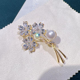 7Days璀璨花束珍珠胸针