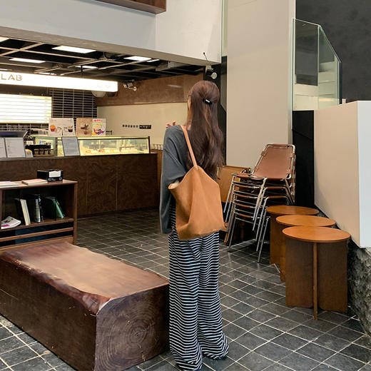 【110元任选2件】现货！灰色V领宽松大T恤 商品图7