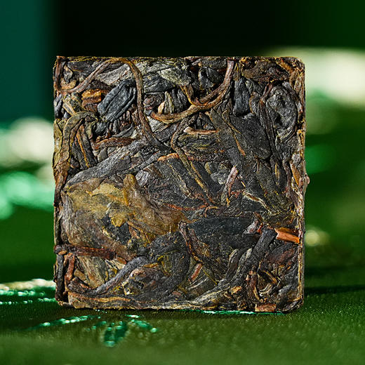 德丰昌【易武古树生普】小饼干礼盒装 300克/盒（5克/个共60个） 商品图3