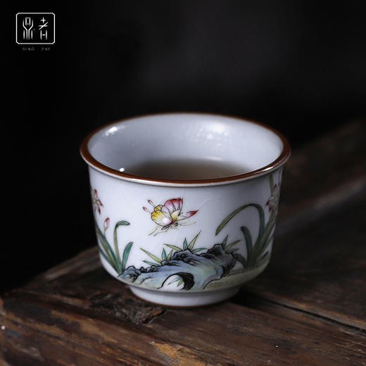 问鼎鼎者青花掬泉杯（缠枝莲）（蝶恋花）（桃运）（缺货） 商品图1