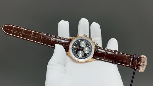 NOOBMaker百年灵❕❕全新航空计时腕表（Navitimer）问世70周年，百年灵以大胆色彩焕新演绎经典腕表。尺寸43mm➕316进口精钢『非国产材质』迭代款无疑是地道的航空计时腕表‼️‼️‼️ 商品图1