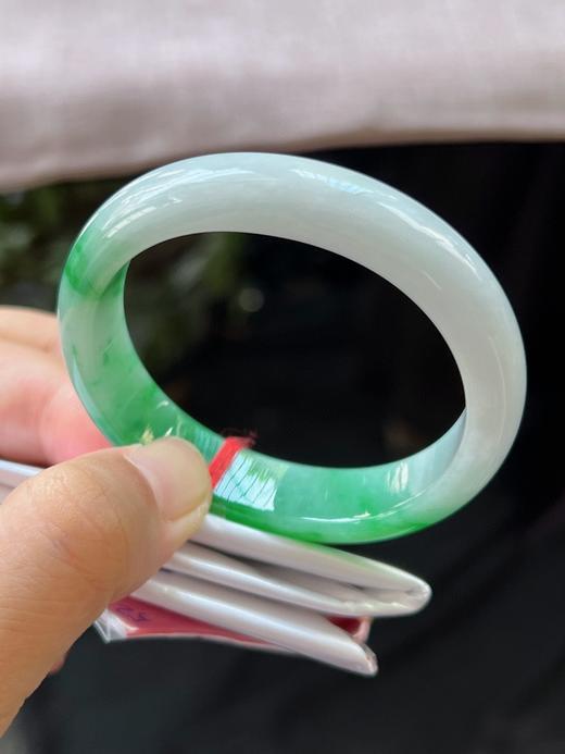 52 飘绿贵妃翡翠手镯 商品图5