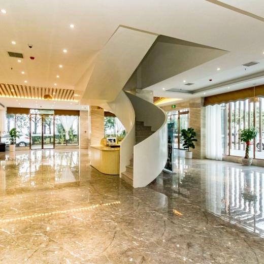 暖冬北海 | 北海老街日不落海景酒店￥1099起/单人7晚/15晚/30晚，2人起订，住海景房，步行至海滩，逛百年老街、面朝蔚蓝大海！ 商品图1