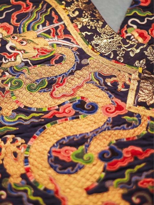 嘉德文库 | 重磅现货发售！《国采与宫色——清代宫廷织绣服饰色彩展》图书 商品图6