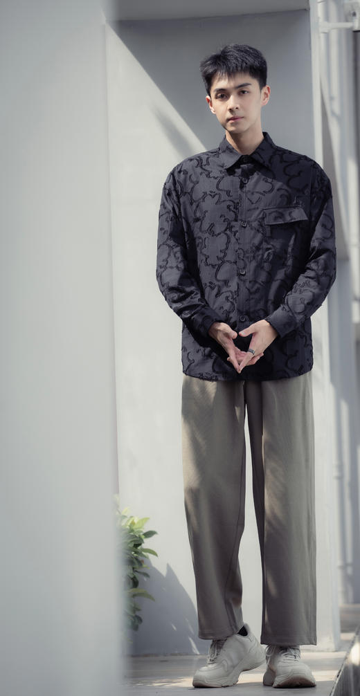 S43252153云纹肌理长袖衬衫 商品图3