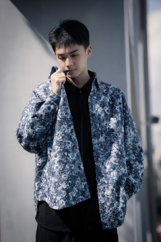 S432872065花朵磨破廓形夹克 商品图1