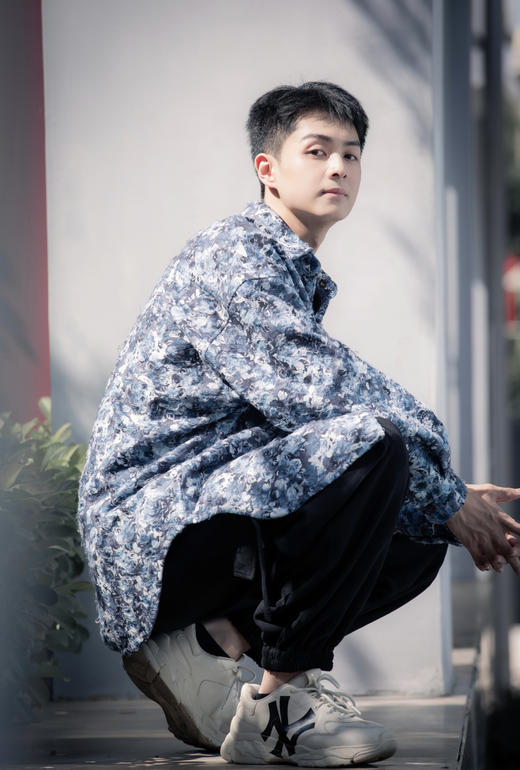 S432872065花朵磨破廓形夹克 商品图3