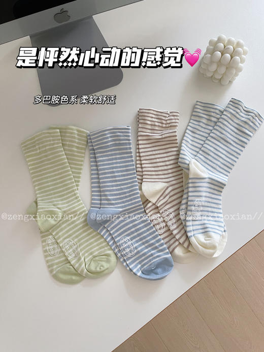 <曾小咸推荐>  治愈系条纹中筒袜  商品图1