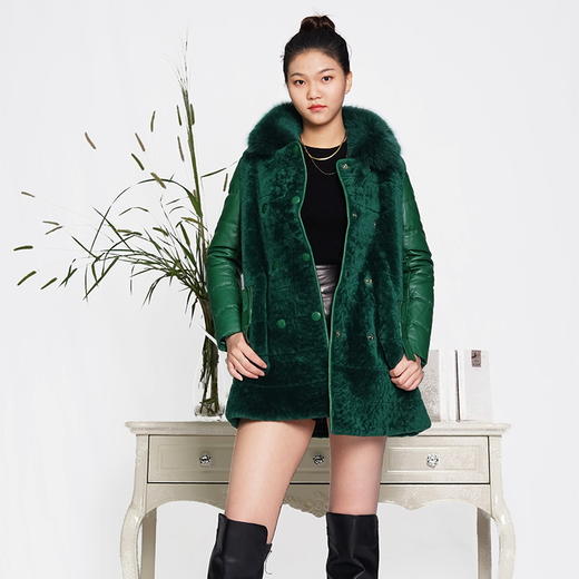 SIM GRACE 优雅夫人 绵羊皮配皮毛一体双排扣英伦风狐狸方领大衣 商品图0